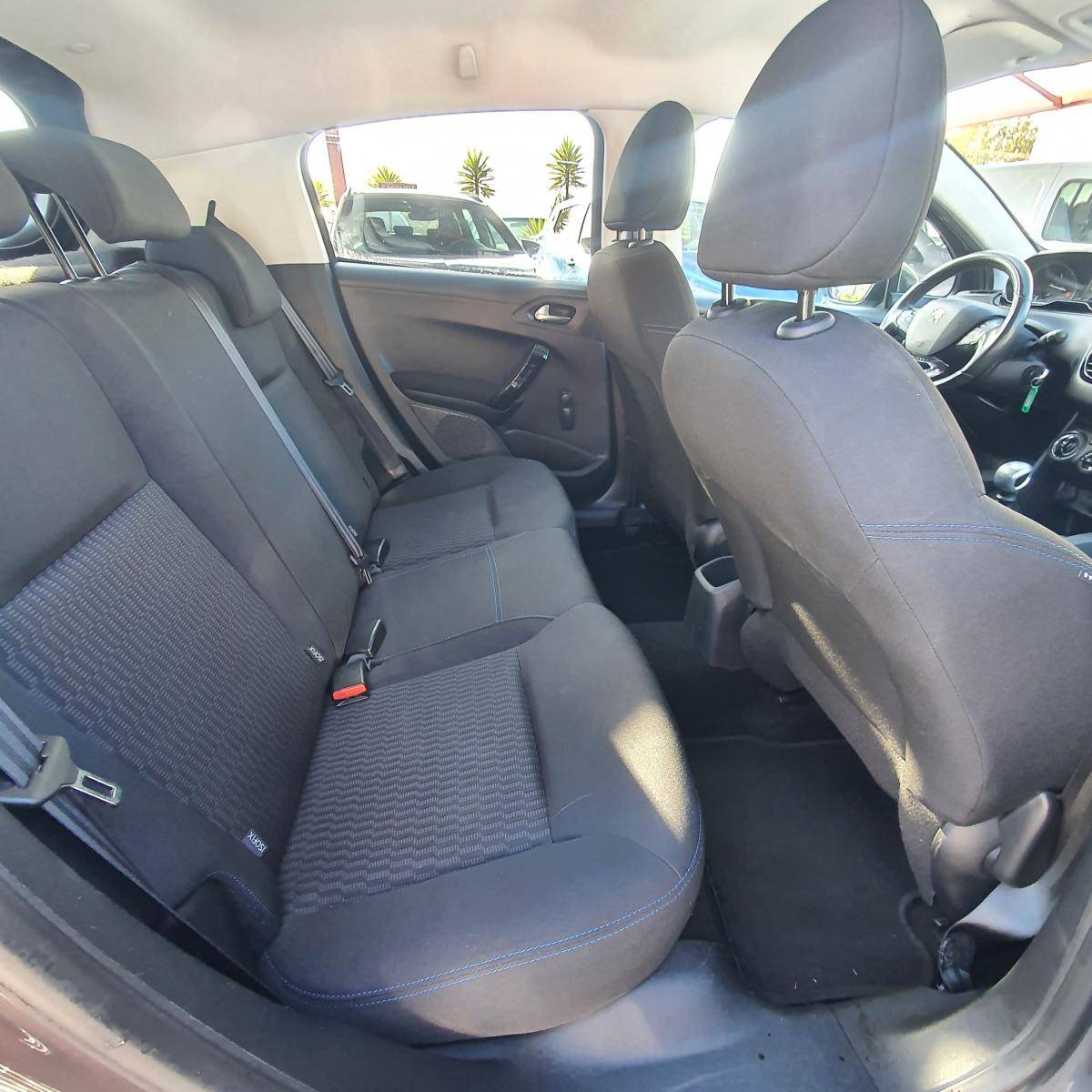 peugeot-208-2018-diesel-1499cc