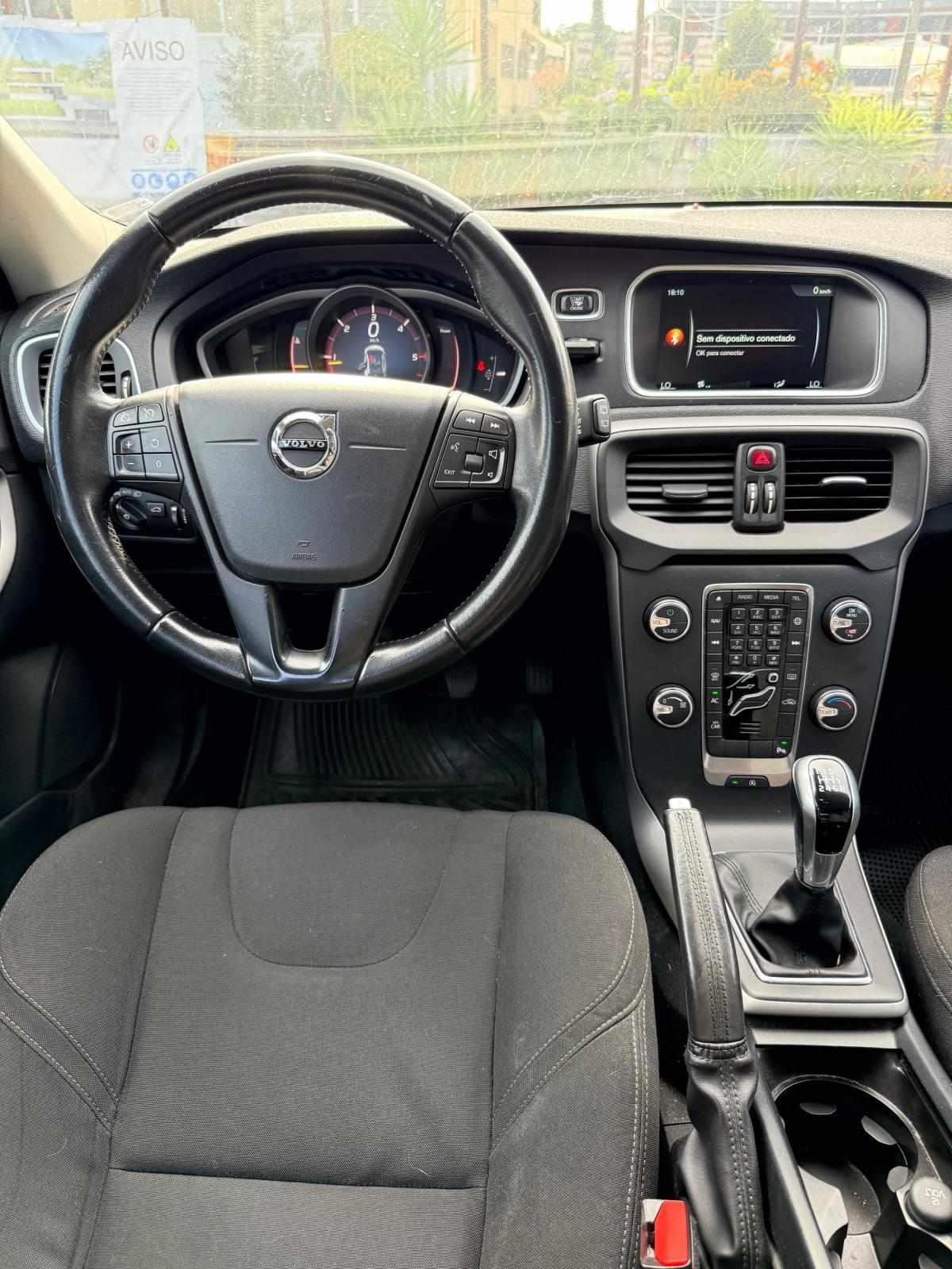 volvo-v40-2017-diesel-1969cc