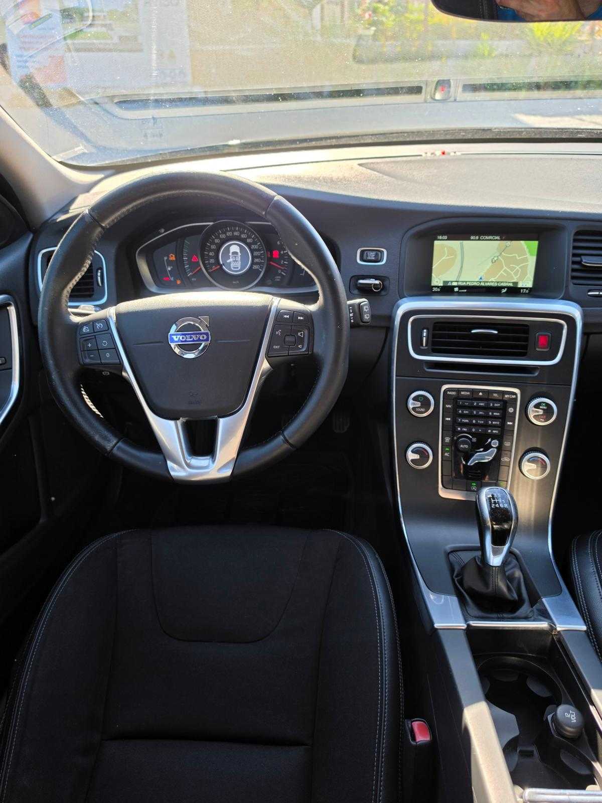 volvo-v60-2015-diesel-1969cc