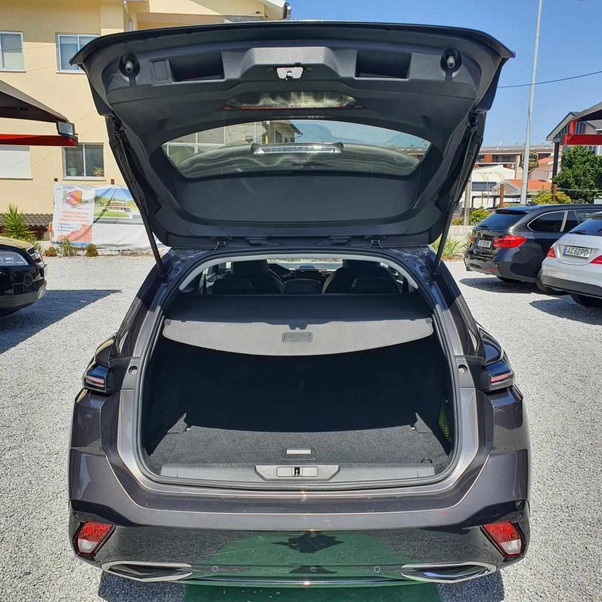 peugeot-308-sw-2022-diesel-1499cc