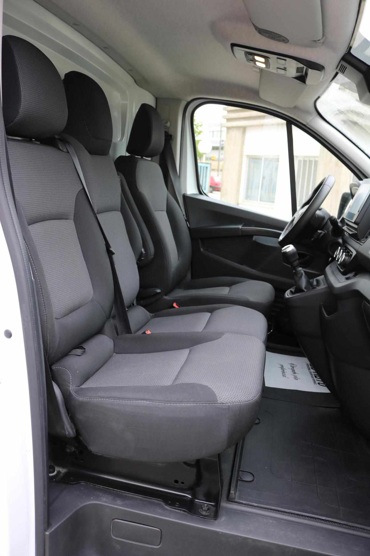renault-trafic-2-0-131cv-2022-diesel-1997cc