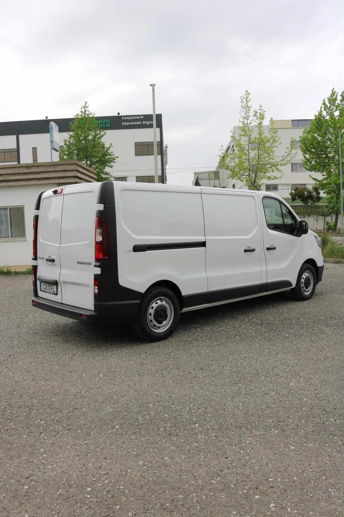 renault-trafic-2-0-131cv-2022-diesel-1997cc