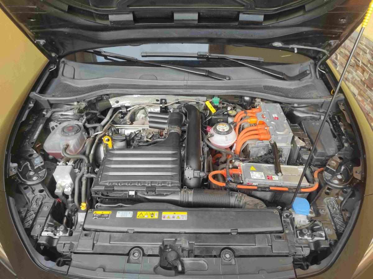 seat-leon-e-hybrid-2023-gasolina-1395cc