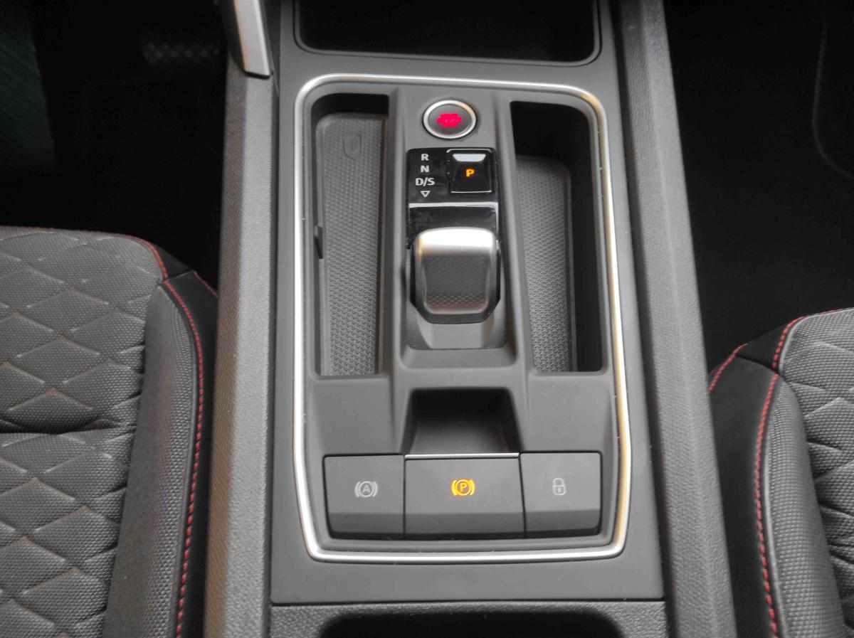 seat-leon-e-hybrid-2023-gasolina-1395cc