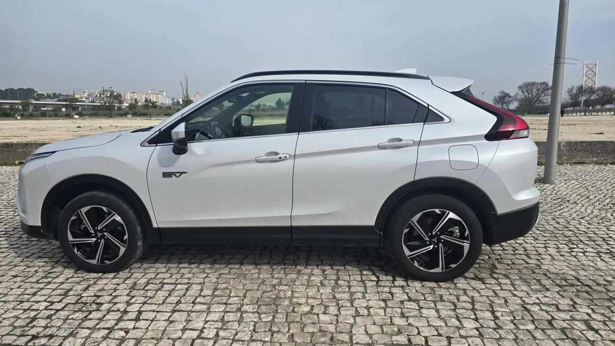 mitsubishi-eclipse-cross-2-4-mivec-s-awc-phev-2023-gasolina-2360cc