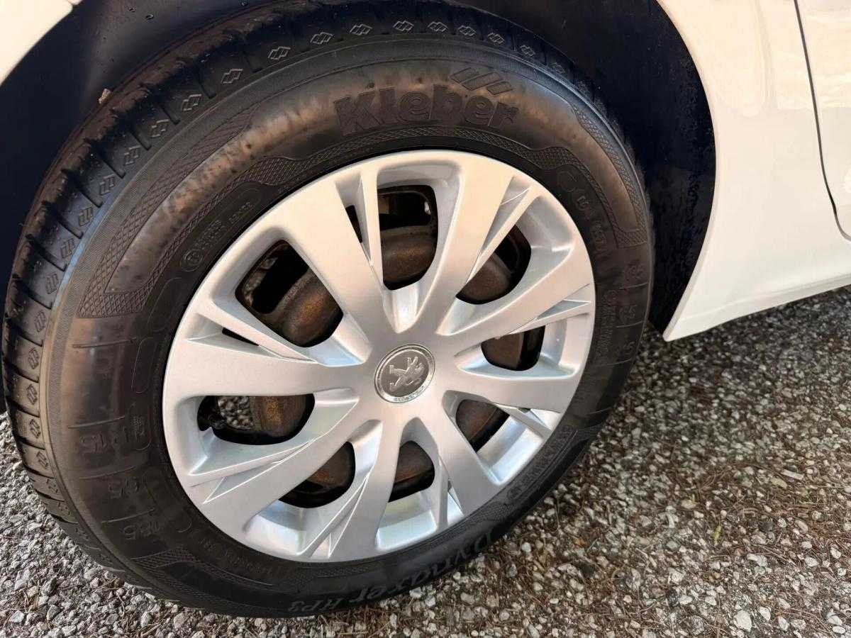 peugeot-208-2019-gasolina-1199cc