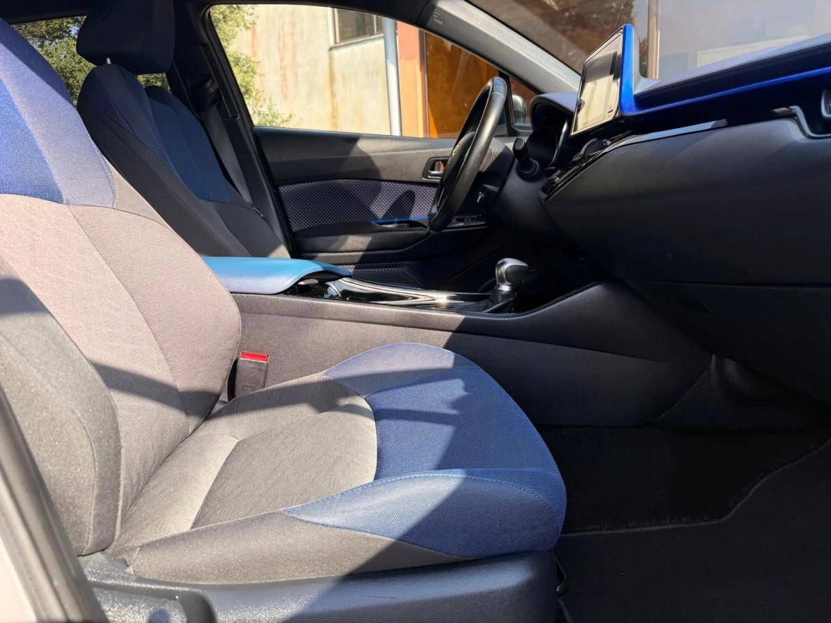 toyota-c-hr-2017-hibrido-a-gasolina-1798cc