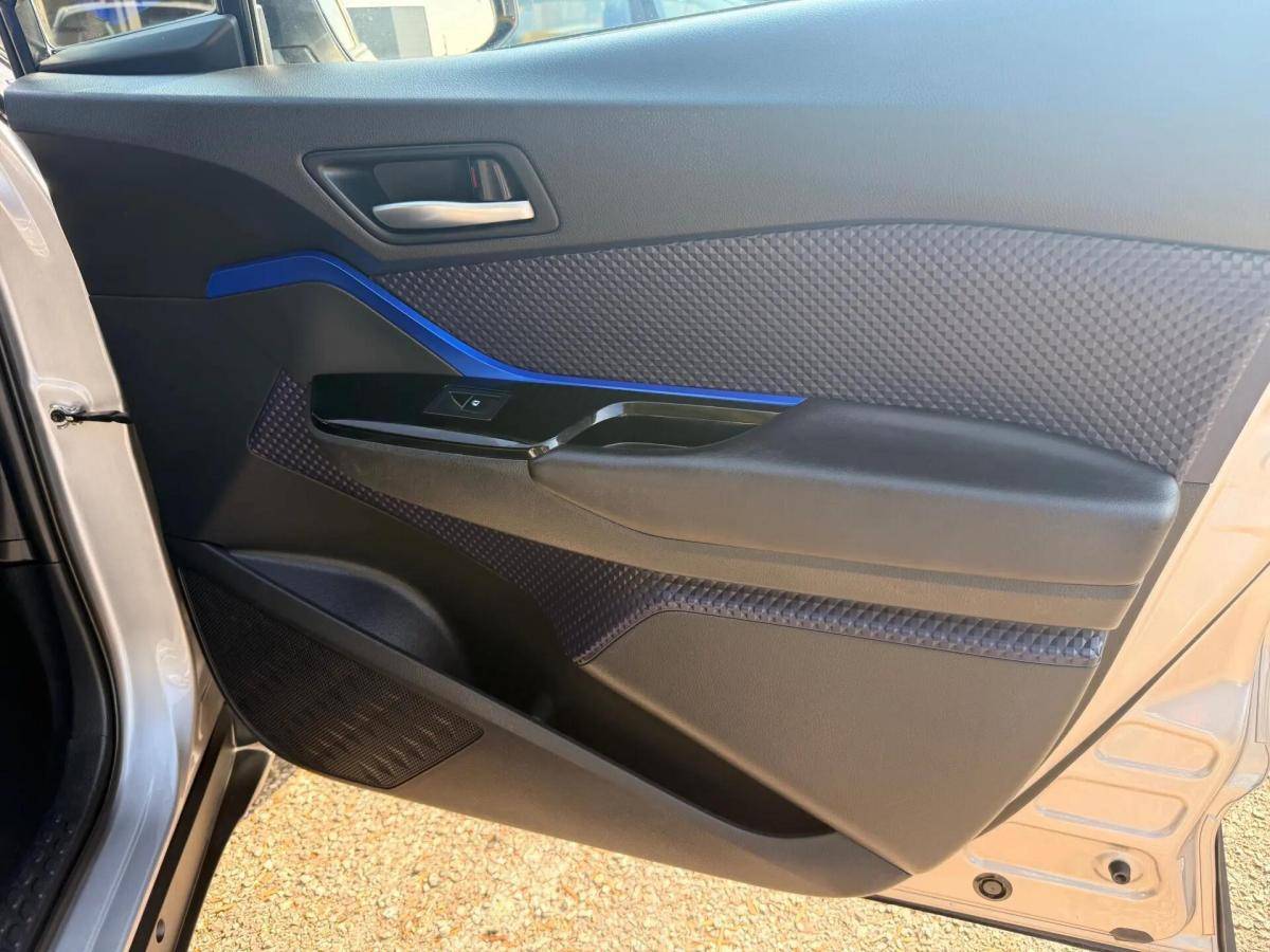toyota-c-hr-2017-hibrido-a-gasolina-1798cc