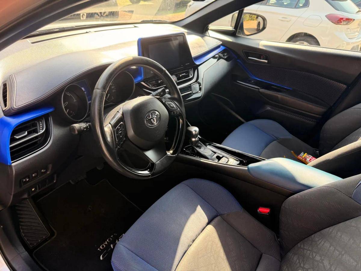 toyota-c-hr-2017-hibrido-a-gasolina-1798cc