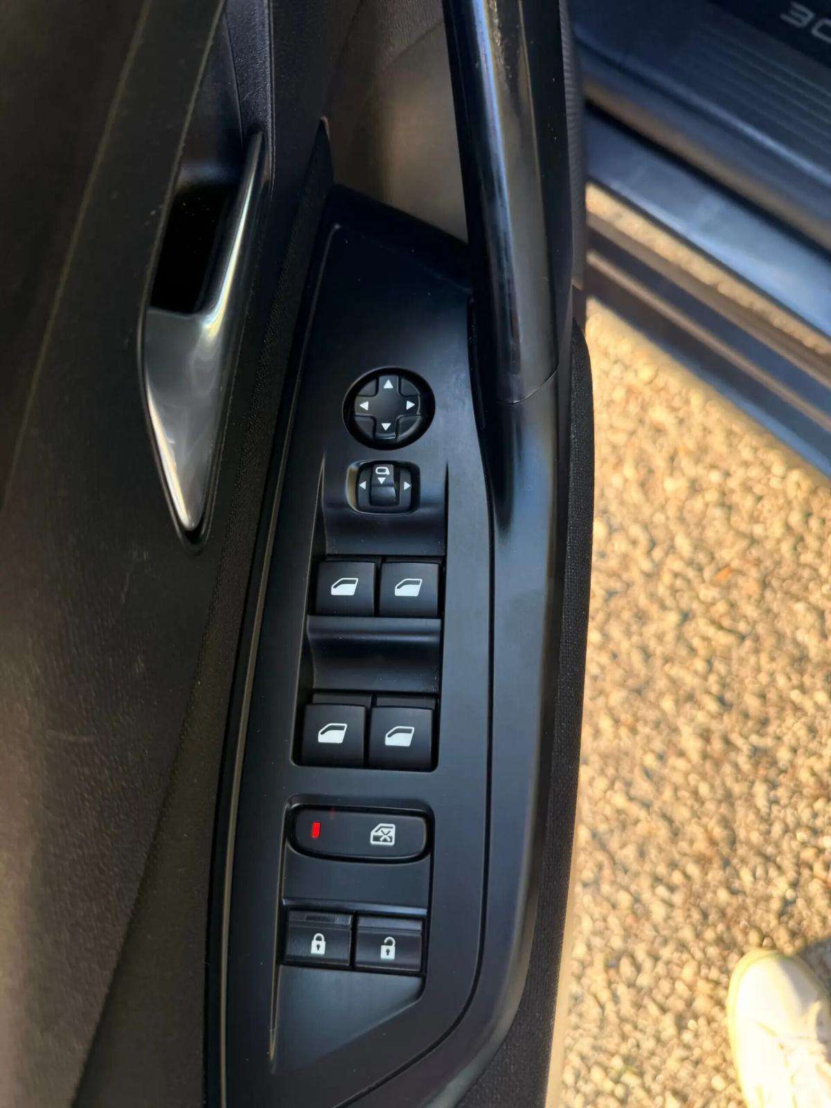 peugeot-308-sw-2022-diesel-1499cc
