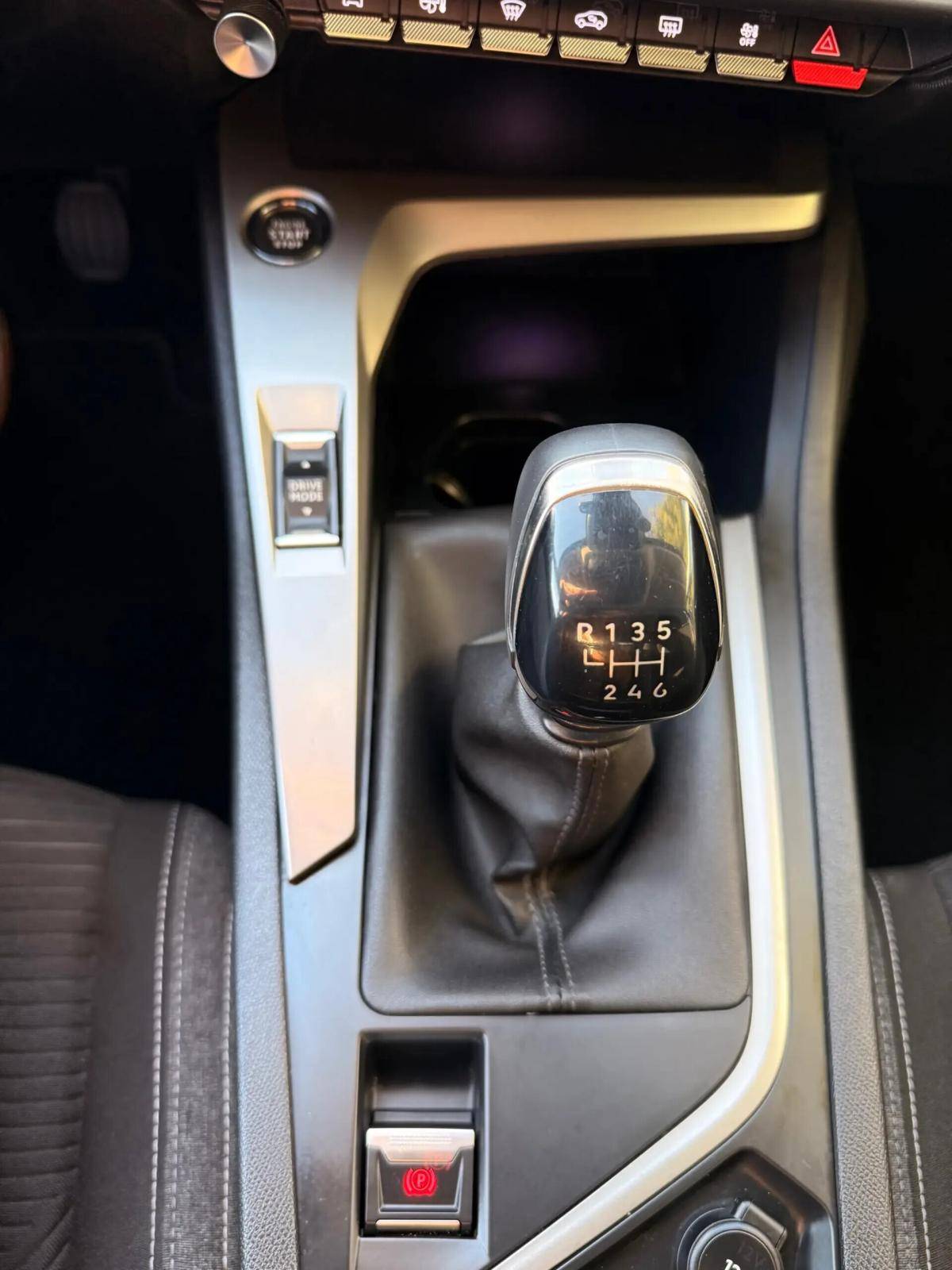 peugeot-308-sw-2022-diesel-1499cc
