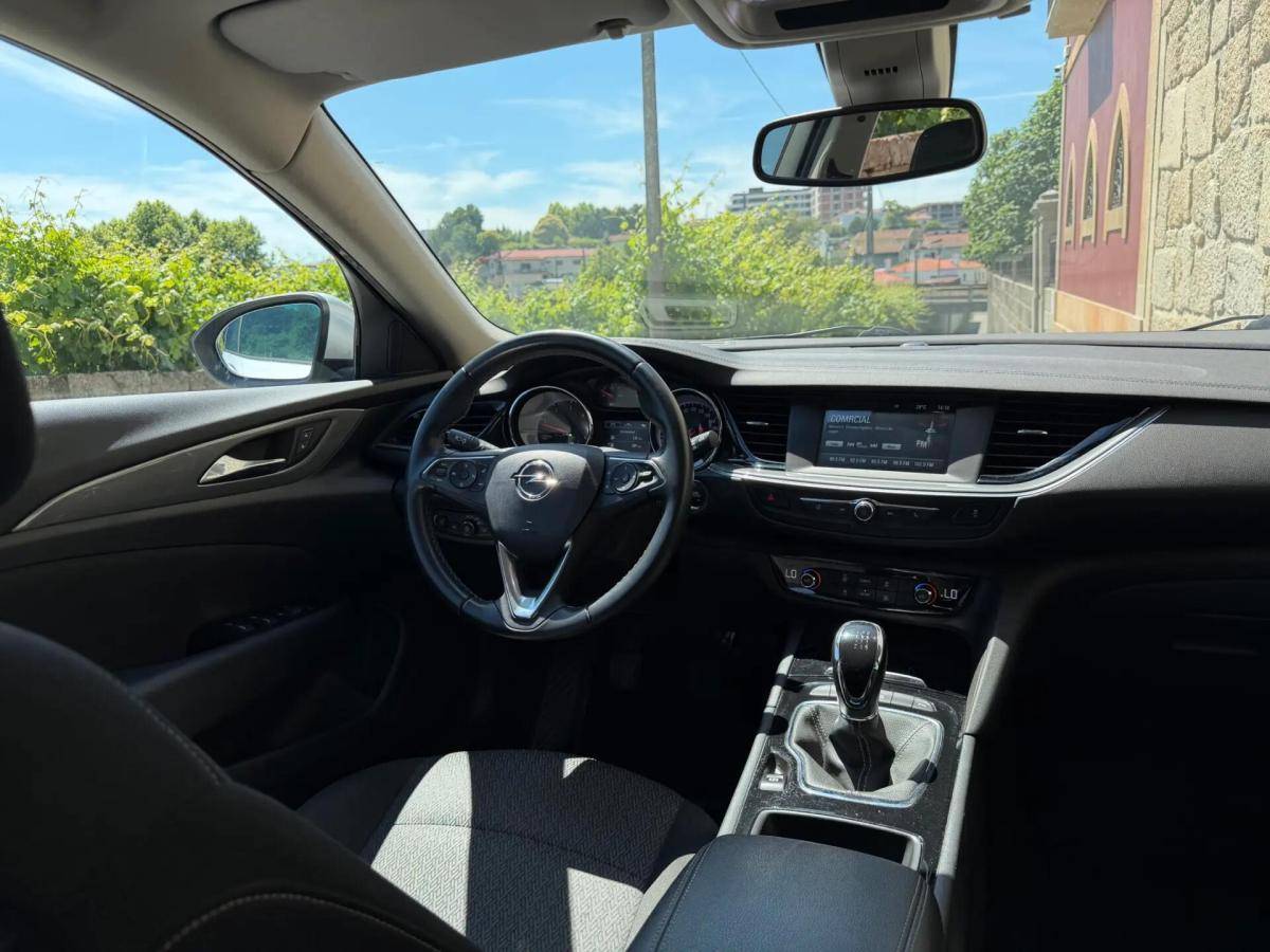 opel-insignia-sports-tourer-2019-diesel-1598cc