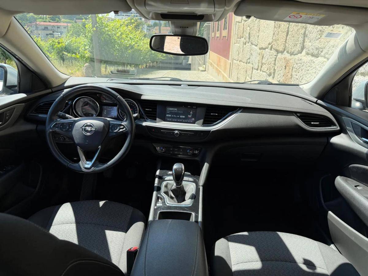 opel-insignia-sports-tourer-2019-diesel-1598cc
