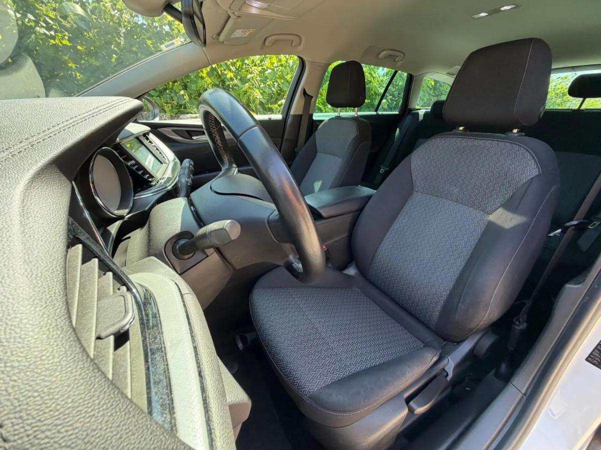 opel-insignia-sports-tourer-2019-diesel-1598cc