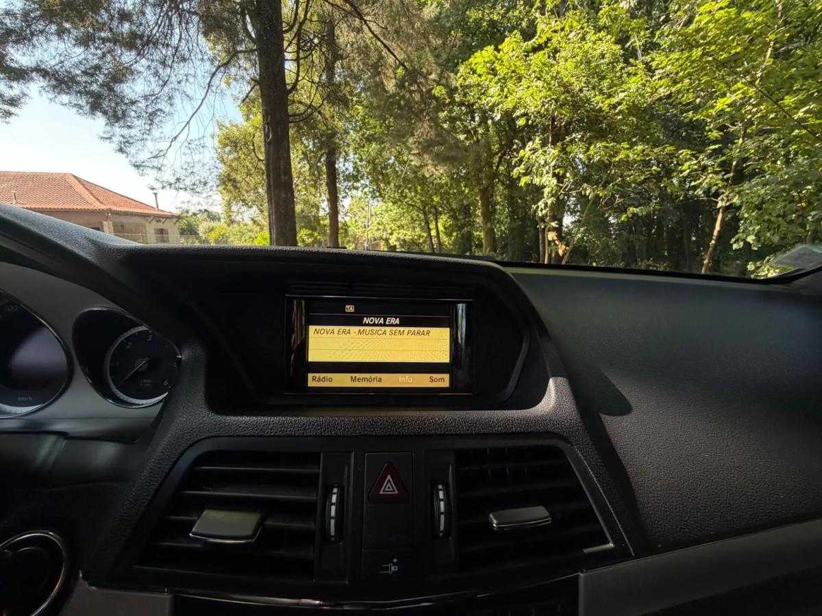 mercedes-benz-classe-e-e-220-2011-diesel-2143cc