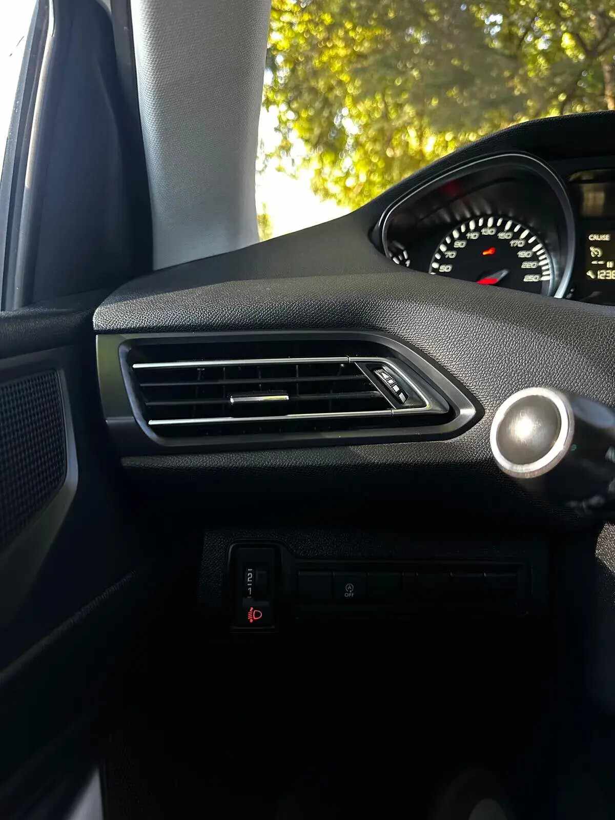 peugeot-308-2019-diesel-1499cc