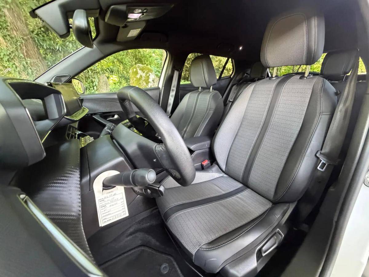 peugeot-2008-2023-gasolina-1199cc