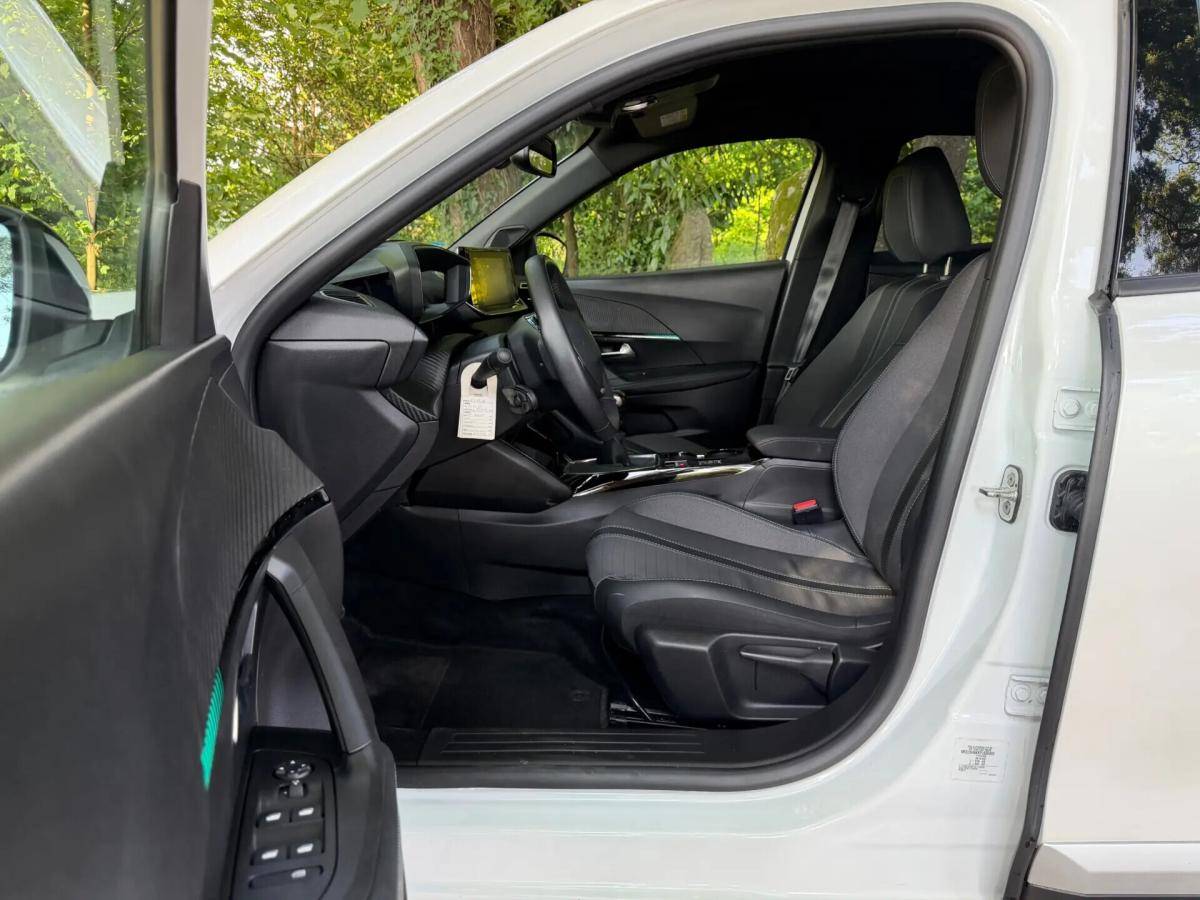 peugeot-2008-2023-gasolina-1199cc