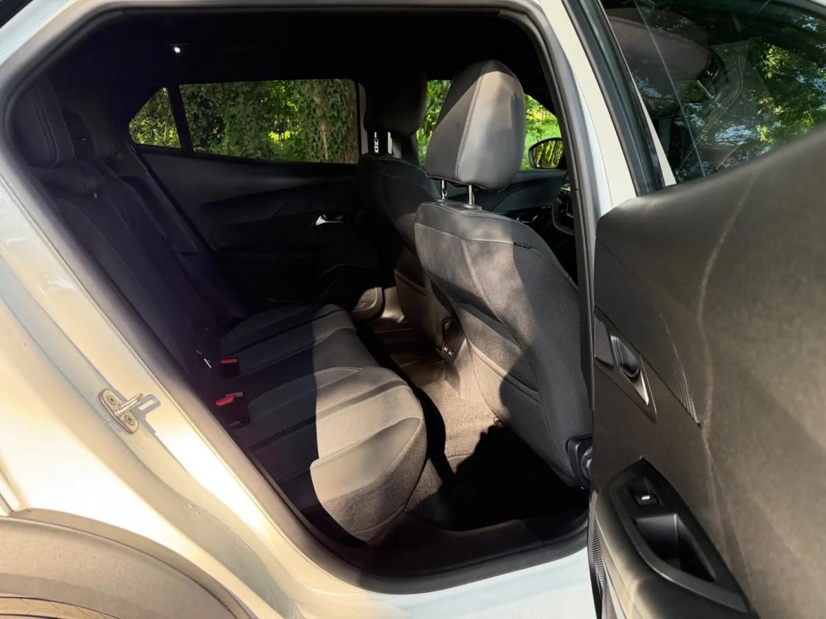 peugeot-2008-2023-gasolina-1199cc