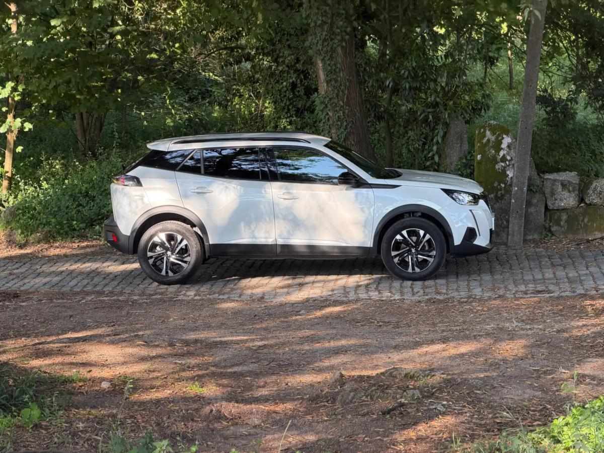 peugeot-2008-2023-gasolina-1199cc