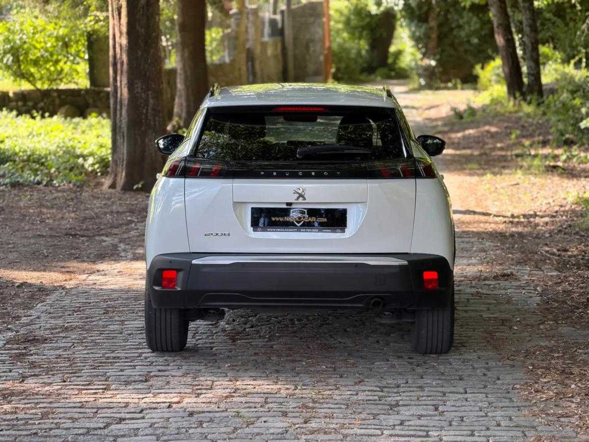 peugeot-2008-2023-gasolina-1199cc