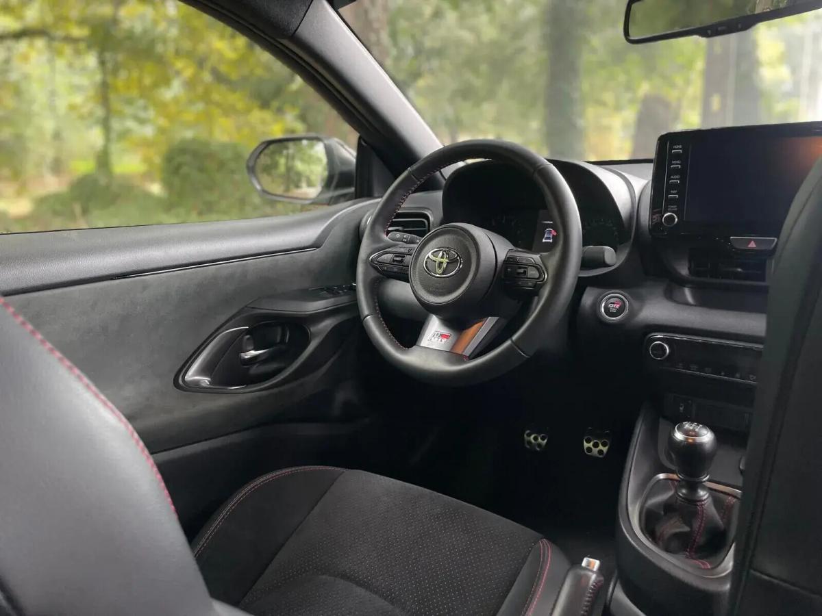 toyota-yaris-2022-gasolina-1618cc