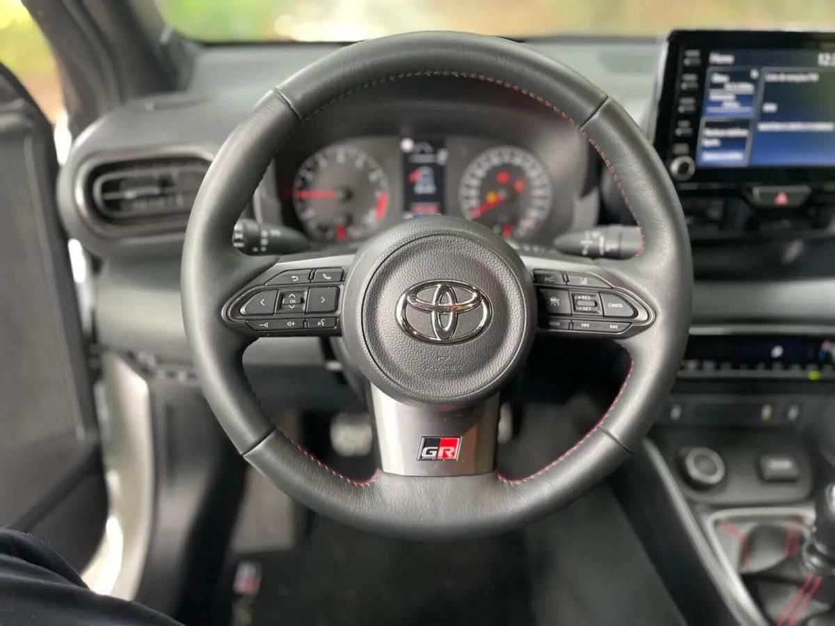 toyota-yaris-2022-gasolina-1618cc