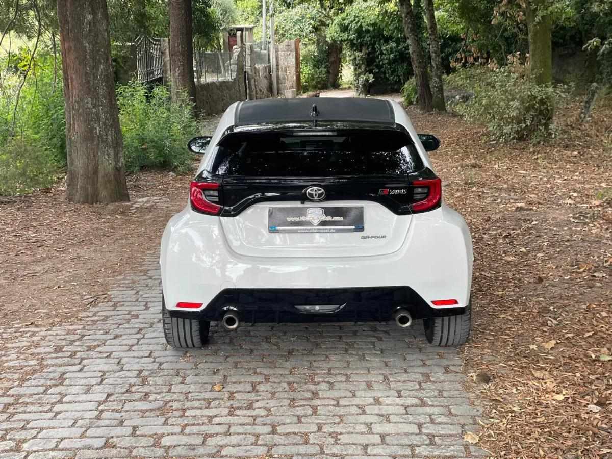 toyota-yaris-2022-gasolina-1618cc