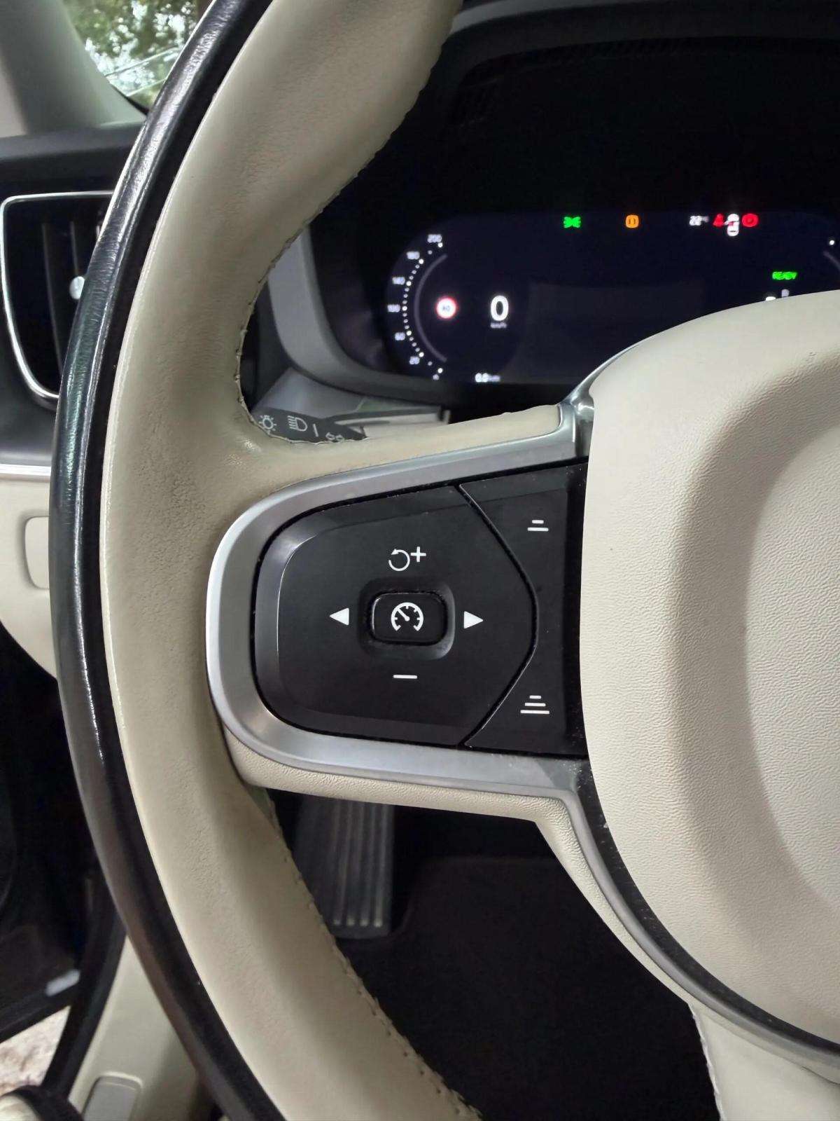 volvo-xc60-2022-hibrido-a-gasolina-1969cc