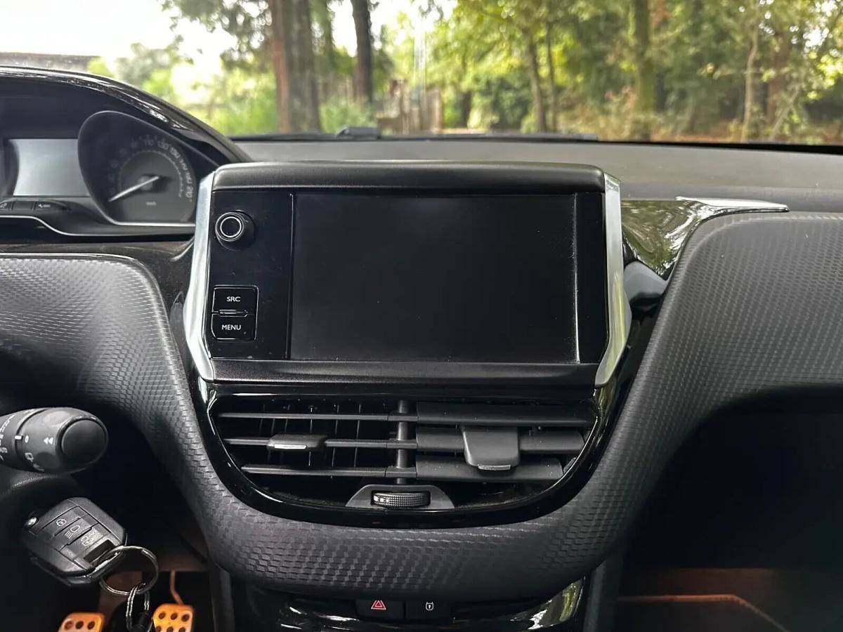 peugeot-208-2018-gasolina-1199cc