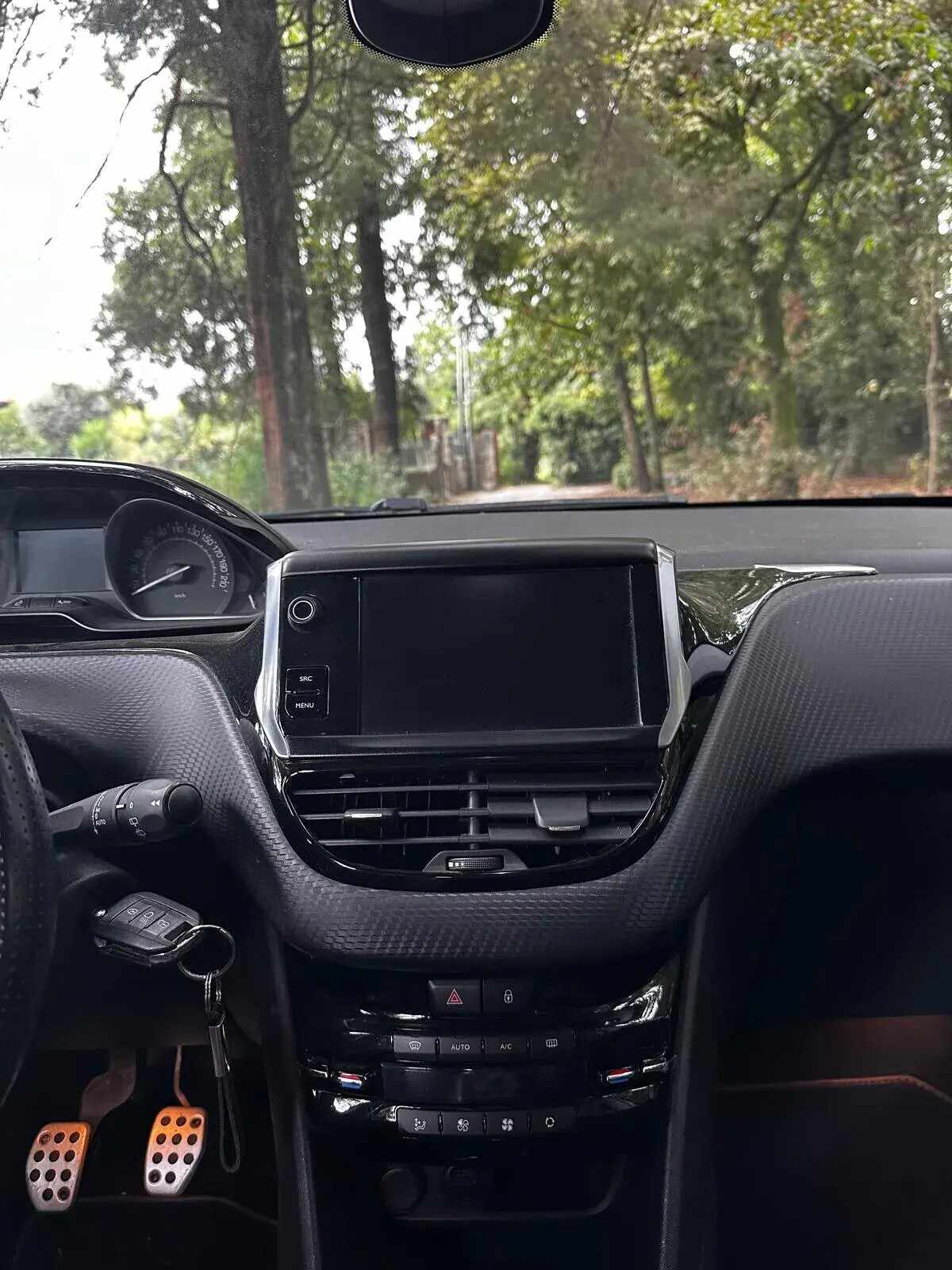 peugeot-208-2018-gasolina-1199cc