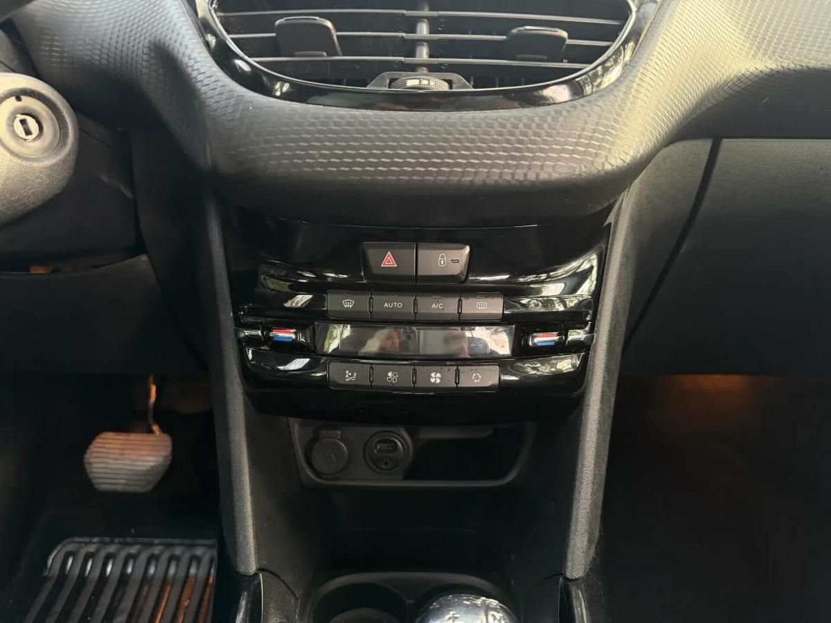 peugeot-2008-2016-gasolina-1199cc