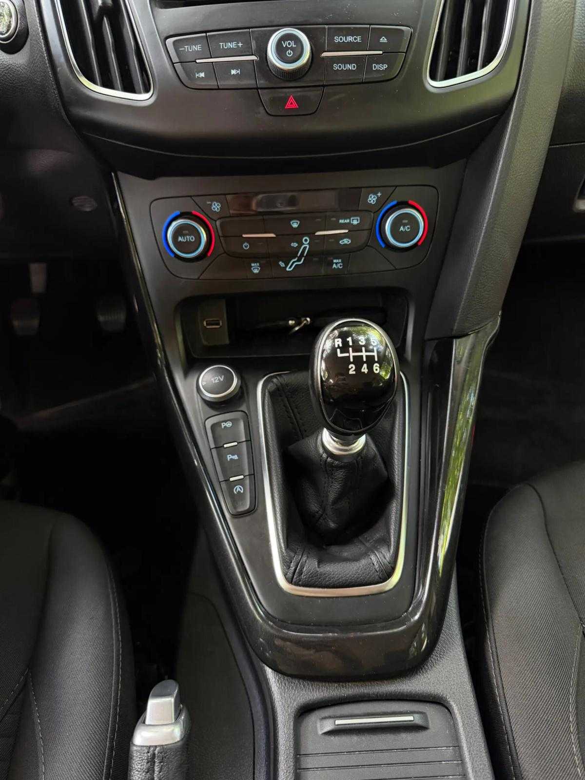 ford-focus-sw-2018-gasolina-999cc