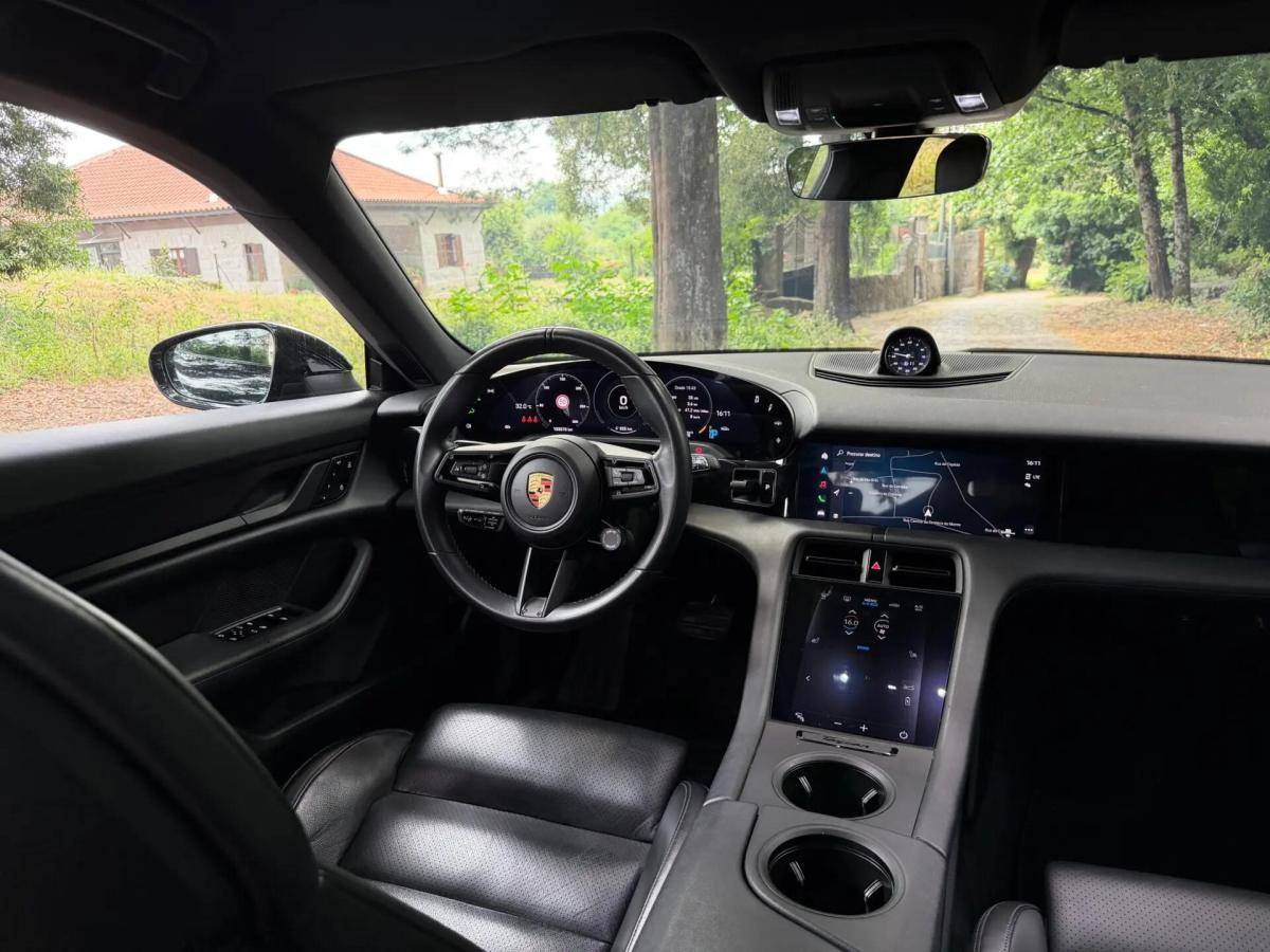 porsche-taycan-2020-eletrico-0cc