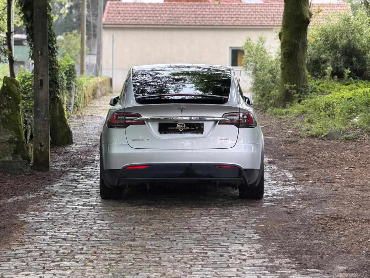 tesla-model-x-2018-eletrico-0cc
