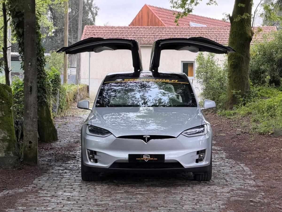 tesla-model-x-2018-eletrico-0cc