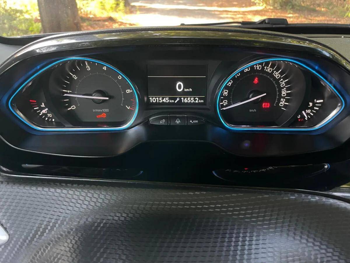 peugeot-2008-2018-gasolina-1199cc