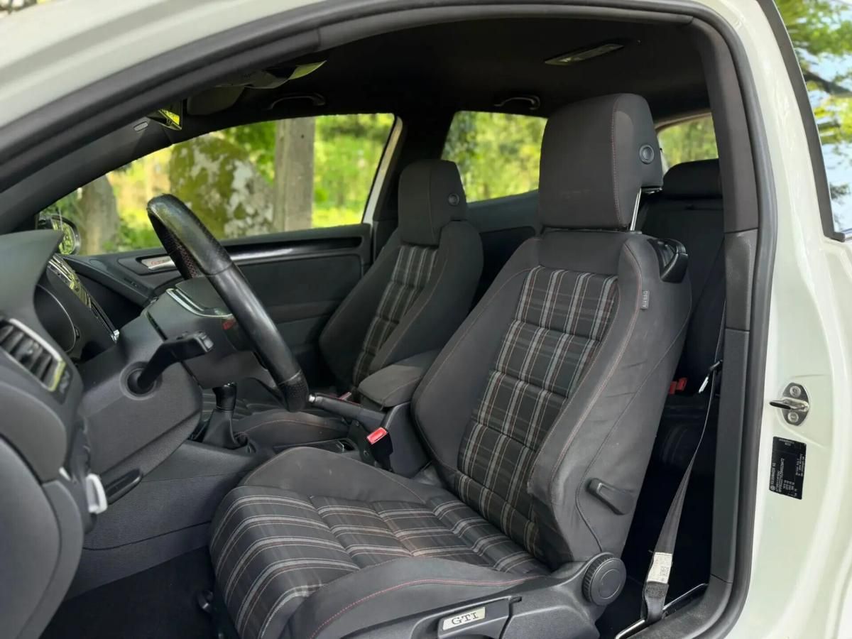 volkswagen-golf-2010-gasolina-1984cc