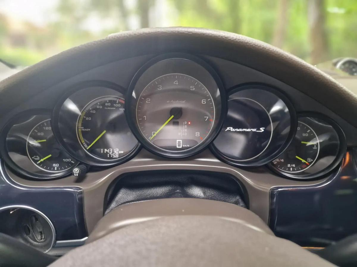 porsche-panamera-2016-hibrido-a-gasolina-2995cc