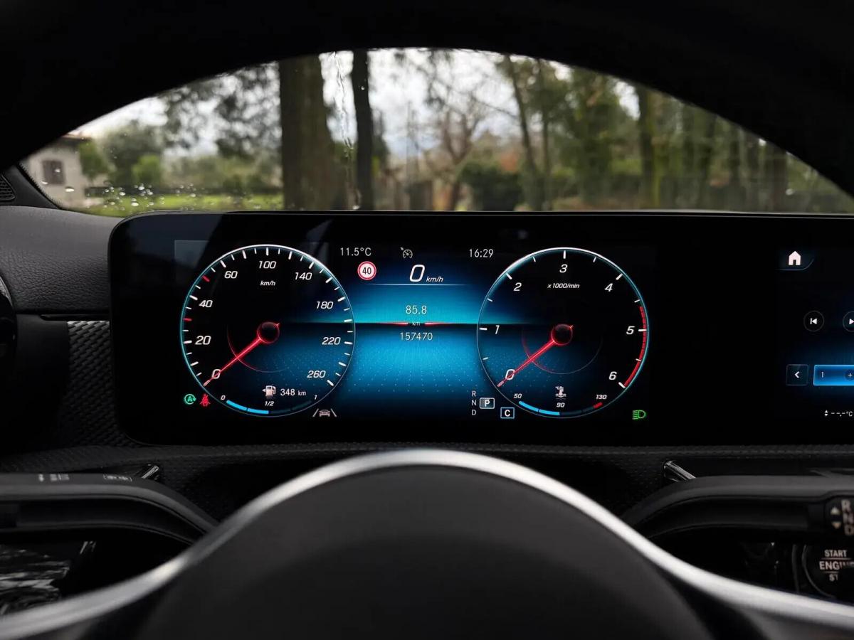 mercedes-benz-classe-a-a-180-limousine-auto-style-plus-gps-led-2020-diesel-1461cc