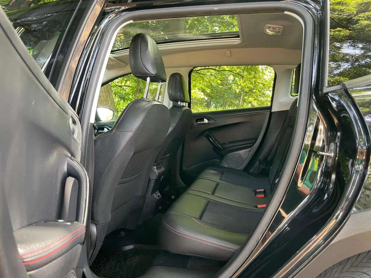 peugeot-2008-2018-gasolina-1199cc