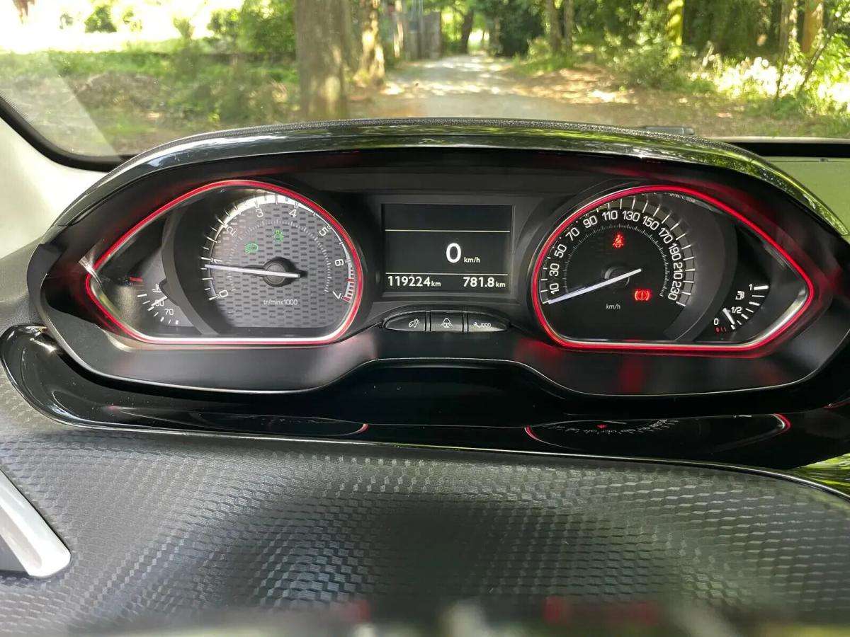peugeot-2008-2018-gasolina-1199cc