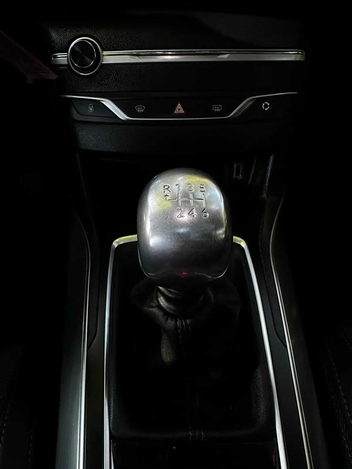 peugeot-308-2019-diesel-1499cc