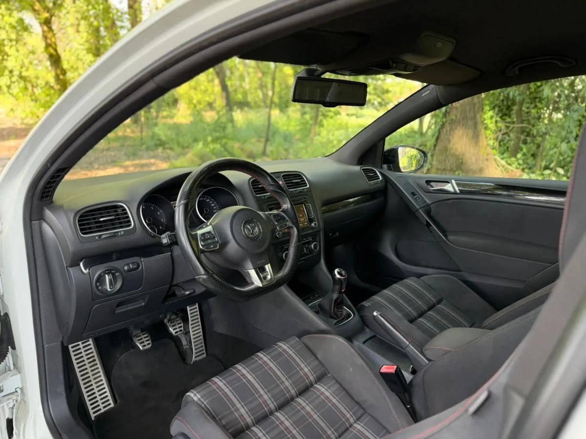 volkswagen-golf-2010-gasolina-1984cc