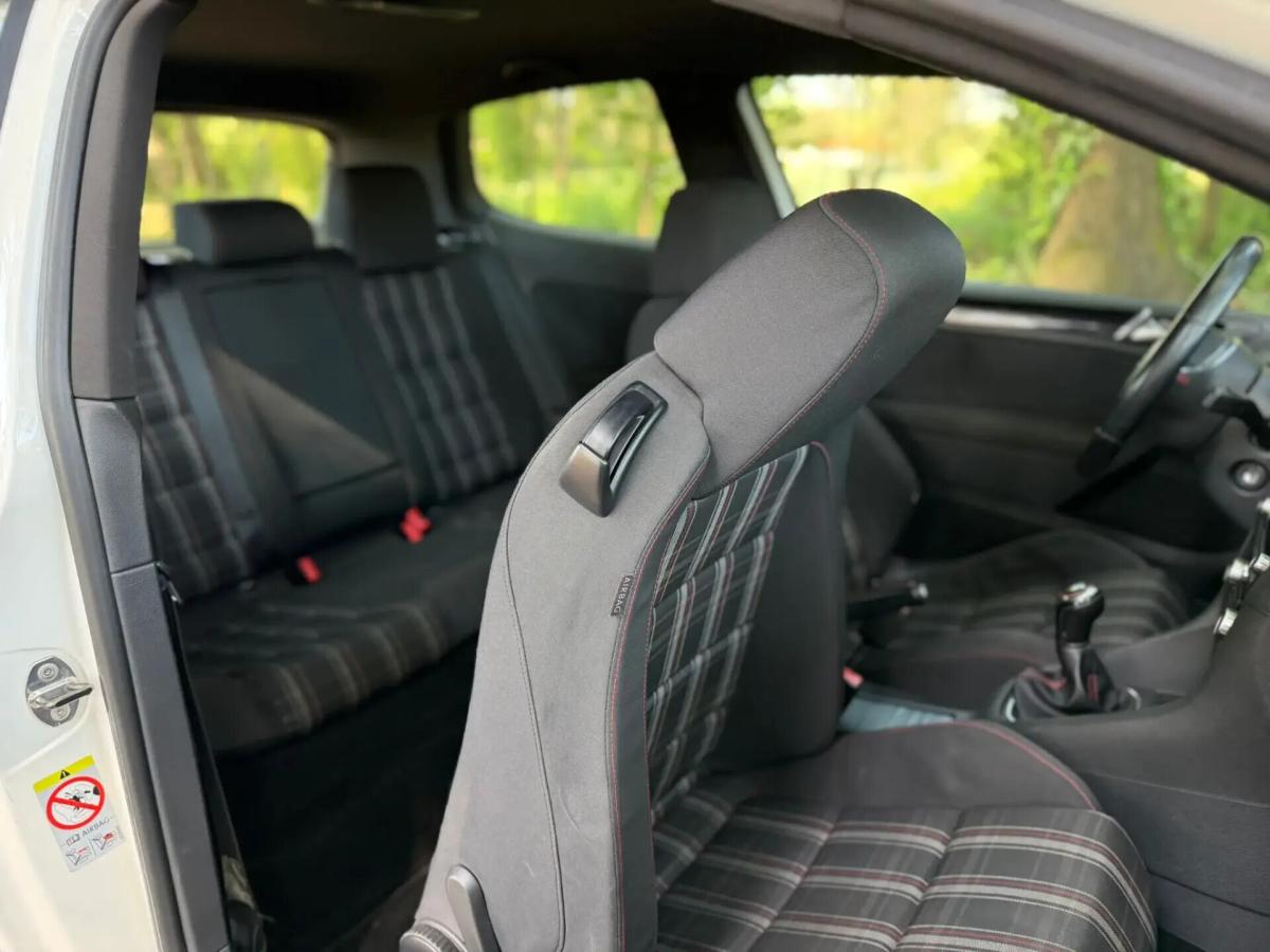volkswagen-golf-2010-gasolina-1984cc