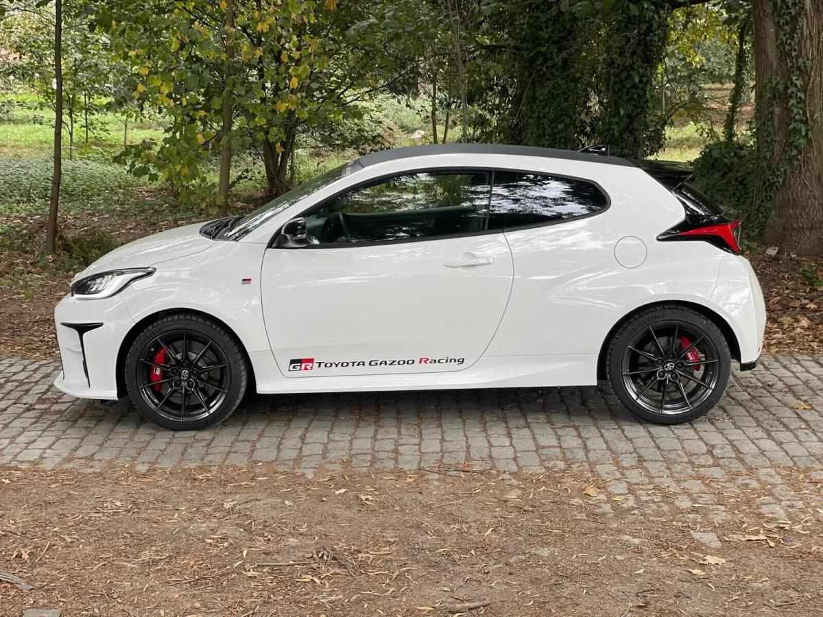 toyota-yaris-2022-gasolina-1618cc