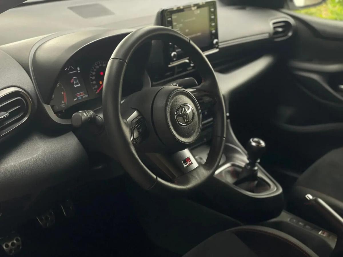 toyota-yaris-2022-gasolina-1618cc