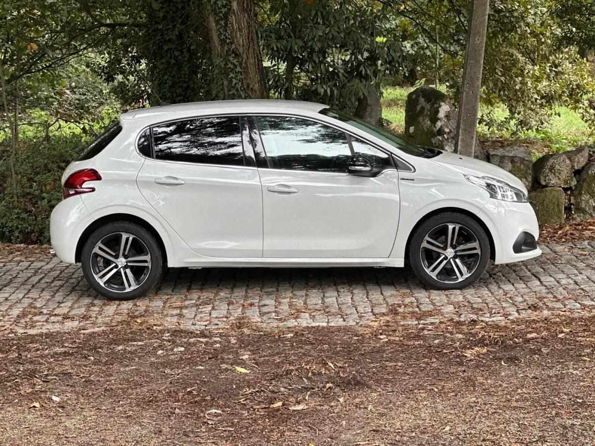 peugeot-208-2018-gasolina-1199cc