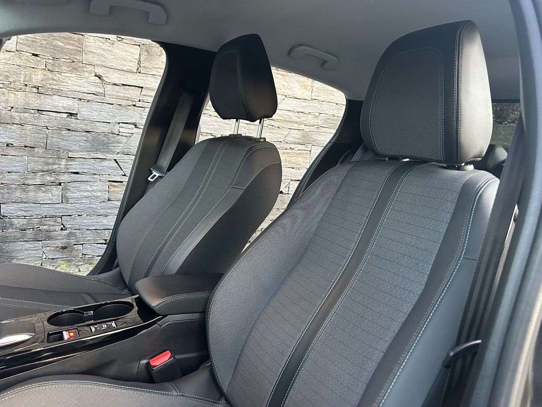 peugeot-208-2022-gasolina-1199cc