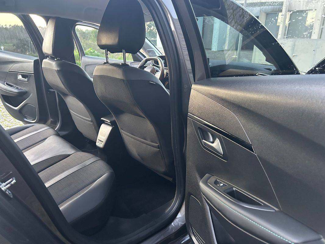 peugeot-208-2022-gasolina-1199cc